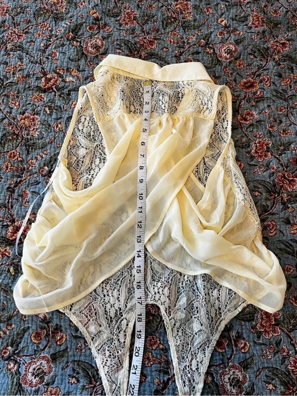 Mine Yellow Lace Blouse Cropped
Shear See Through w/ Tie Front Detail Cross Back - Picture 6 of 6